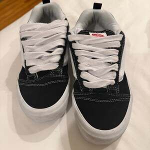 Vans Knu Skool Suede Skate Shoes Black / True White - Men’s SZ 9